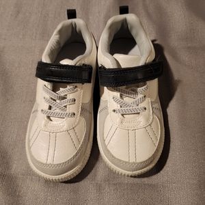 Carters Boys Toddler shoe's size 9